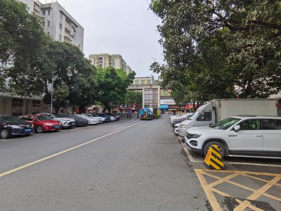 广州市******中心委托的位于天河区棠德南路***号***房的一处房地产市场价格估价报告