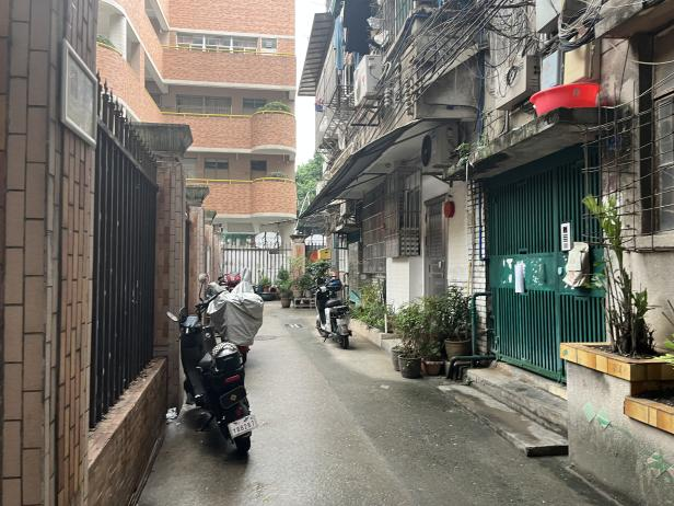 广州市******管理局拟出租房地产涉及位于广州市越秀区解放中路象牙街**号***房共一处住宅用途房地产租金市场价值的资产评估报告